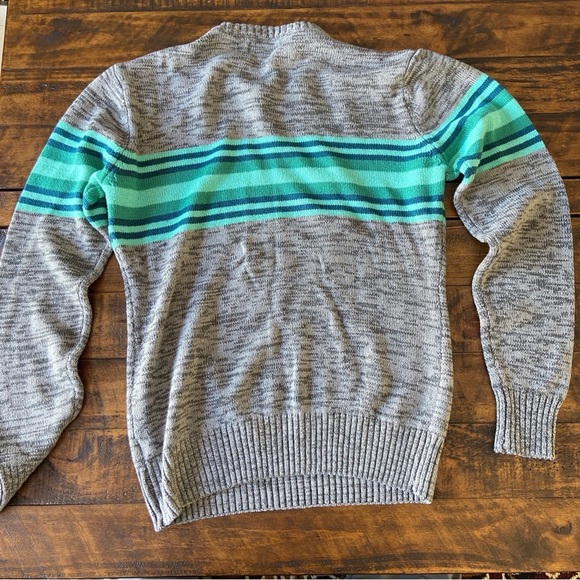 CARBON- Gray, Turquoise Aztec Crewneck Sweater Size Small - Picture 8 of 10